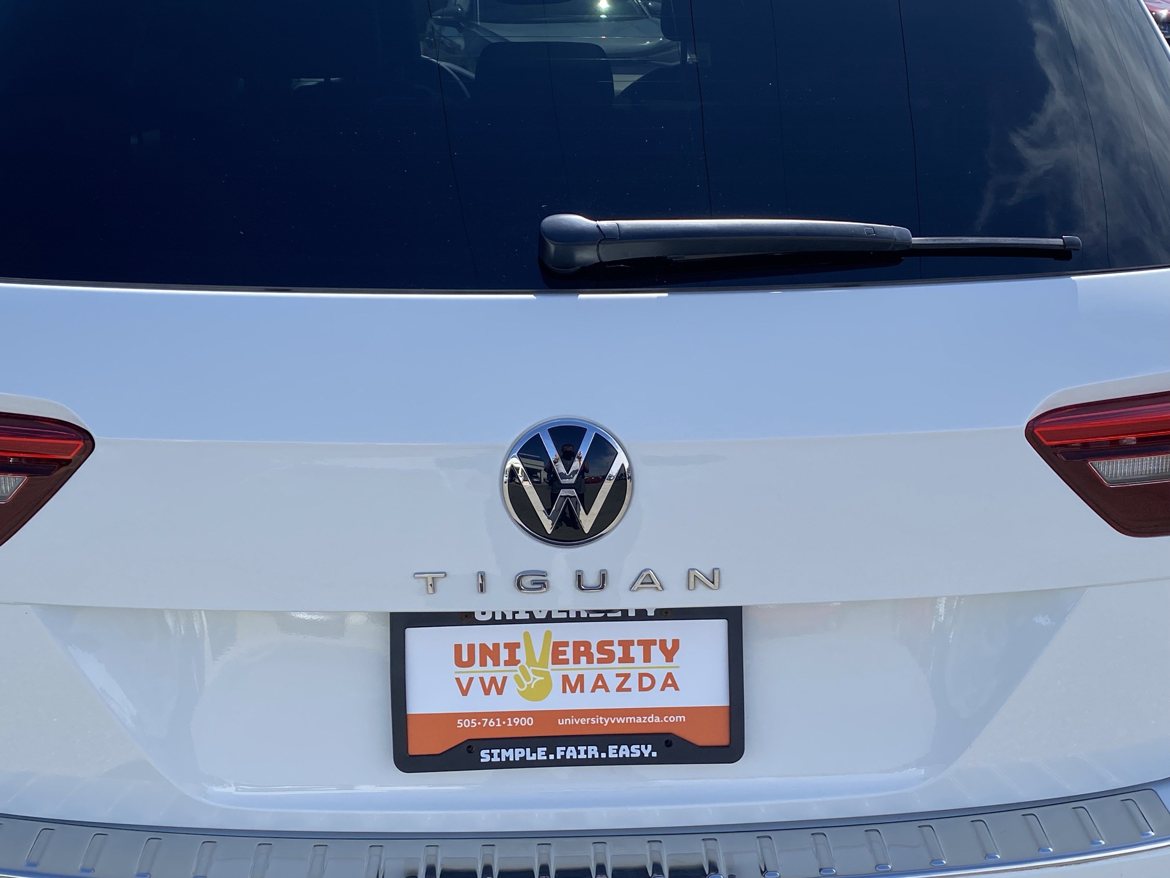 Used 2022 Volkswagen Tiguan SE w/ Panoramic Sunroof Package FWD image 19