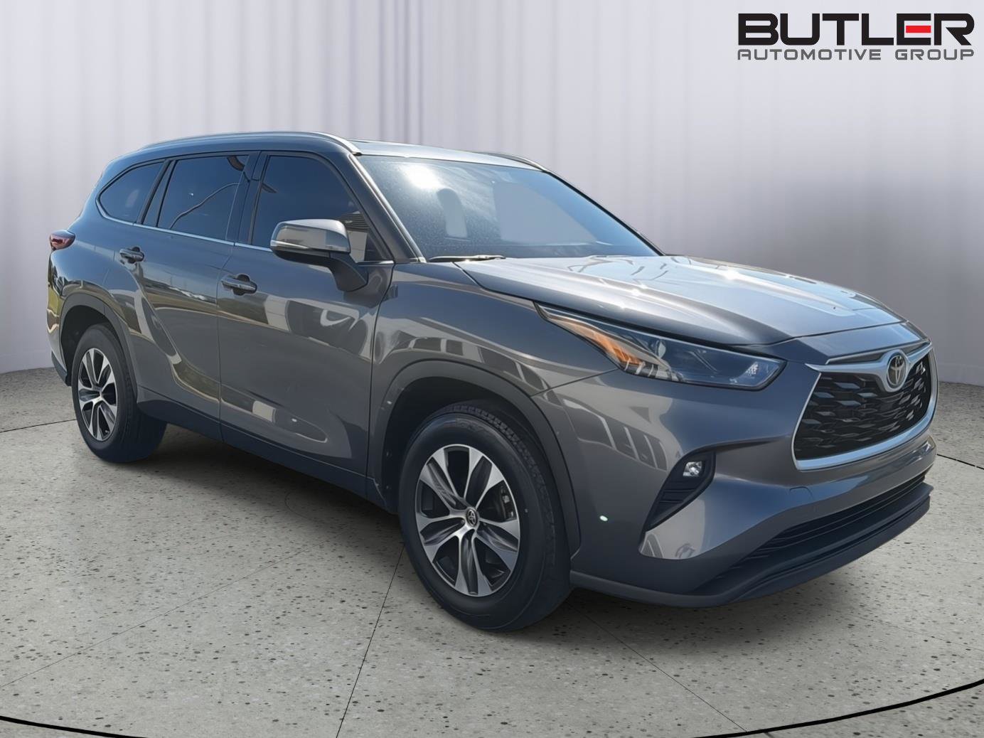 Used 2022 Toyota Highlander XLE FWD image 8