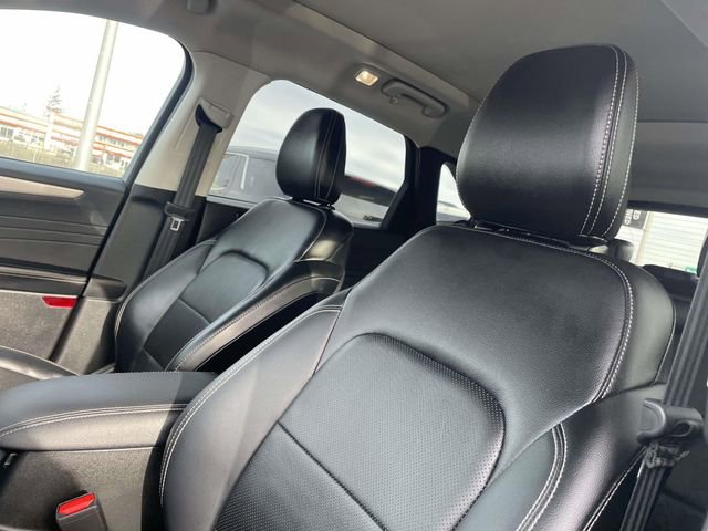 Used 2022 Ford Escape SEL image 9