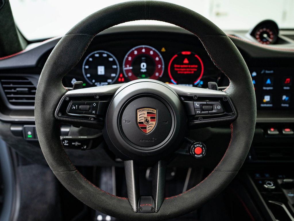 Certified 2025 Porsche 911 Carrera GTS RWD image 6