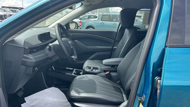 New 2026 Ford Mustang Mach-E Select w/ Comfort Package RWD image 18