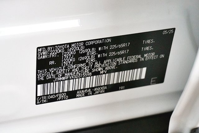 Used 2025 Toyota RAV4 LE image 32