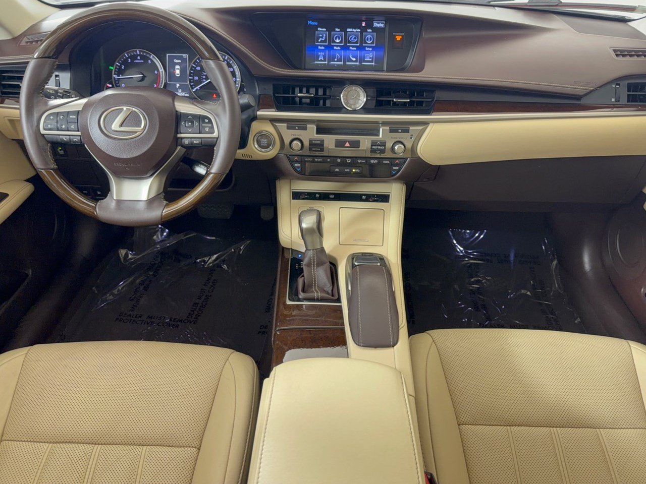 Used 2016 Lexus ES 350 w/ Luxury Package w/Wood Trim FWD image 17