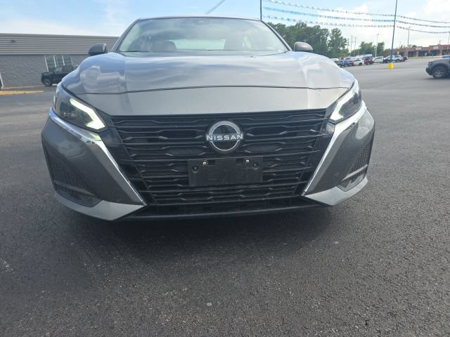 Used 2025 Nissan Altima 2.5 SV FWD video 2