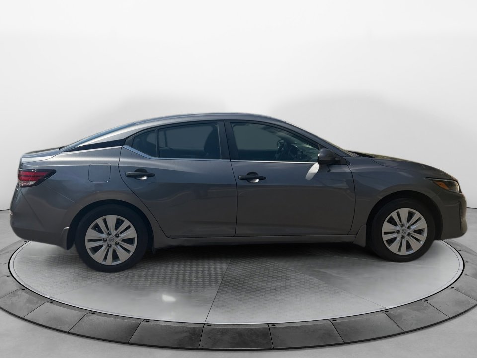 Used 2024 Nissan Sentra S FWD image 8