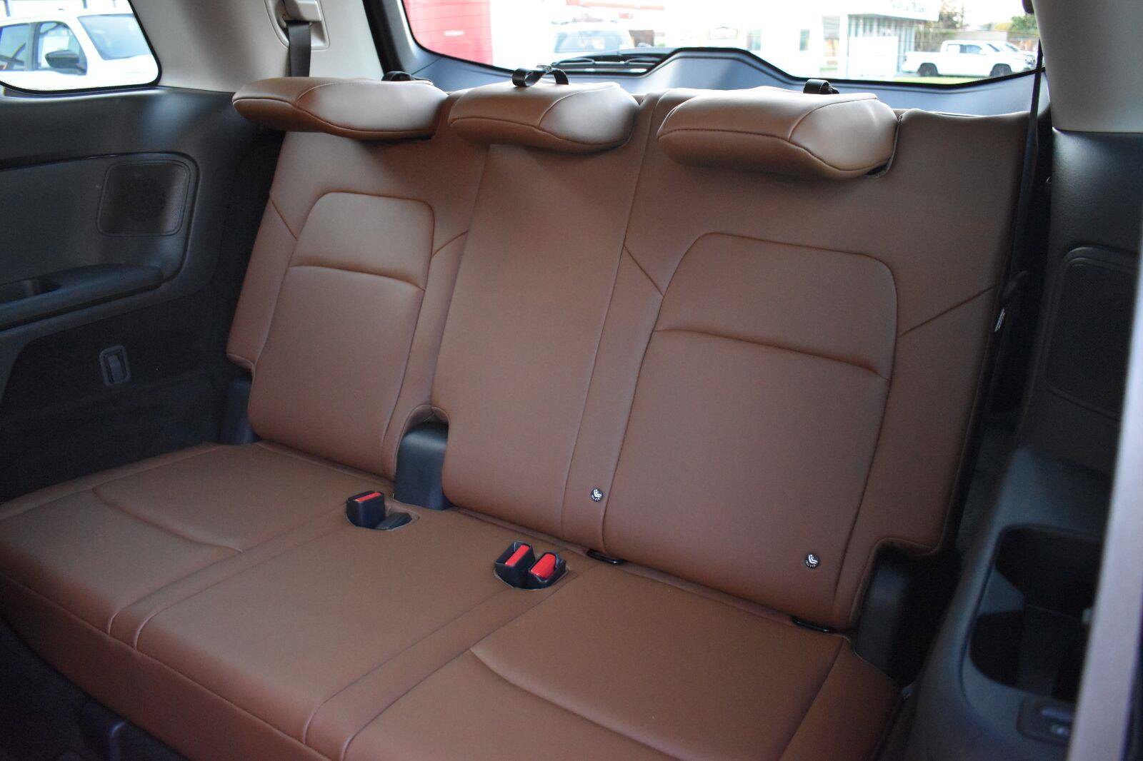 Used 2025 Nissan Pathfinder Platinum w/ Black Appearance Package FWD image 58