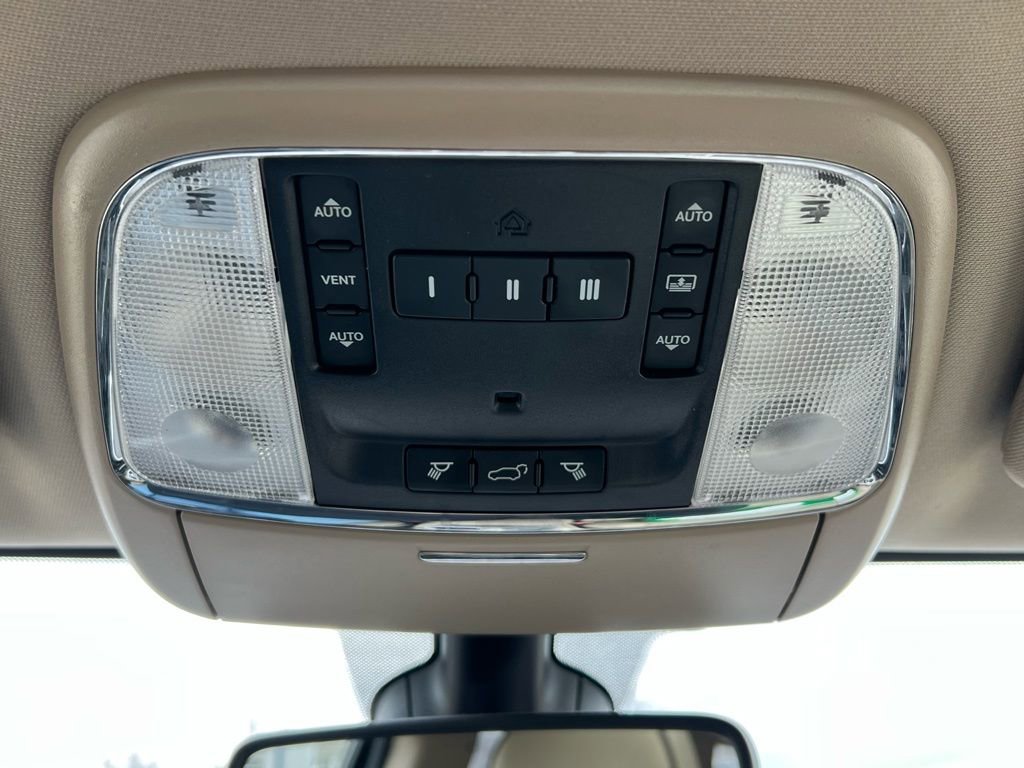 Used 2018 Jeep Grand Cherokee Overland image 27