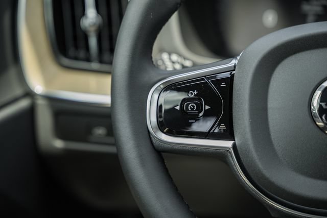 New 2026 Volvo XC60 T8 Plus w/ Climate Package AWD/4WD image 28