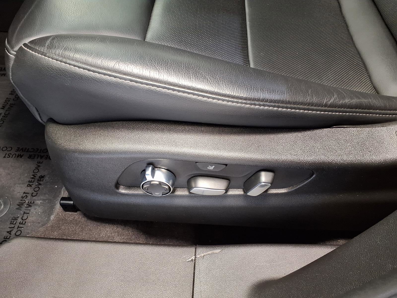 Certified 2023 Cadillac XT4 Premium Luxury w/ Technology Package FWD image 22