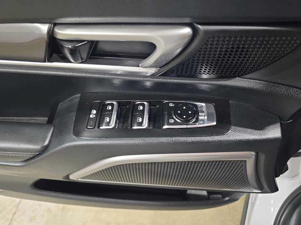 Used 2025 Kia Telluride S AWD/4WD image 29