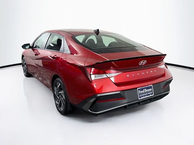 Certified 2025 Hyundai Elantra Sport FWD image 6