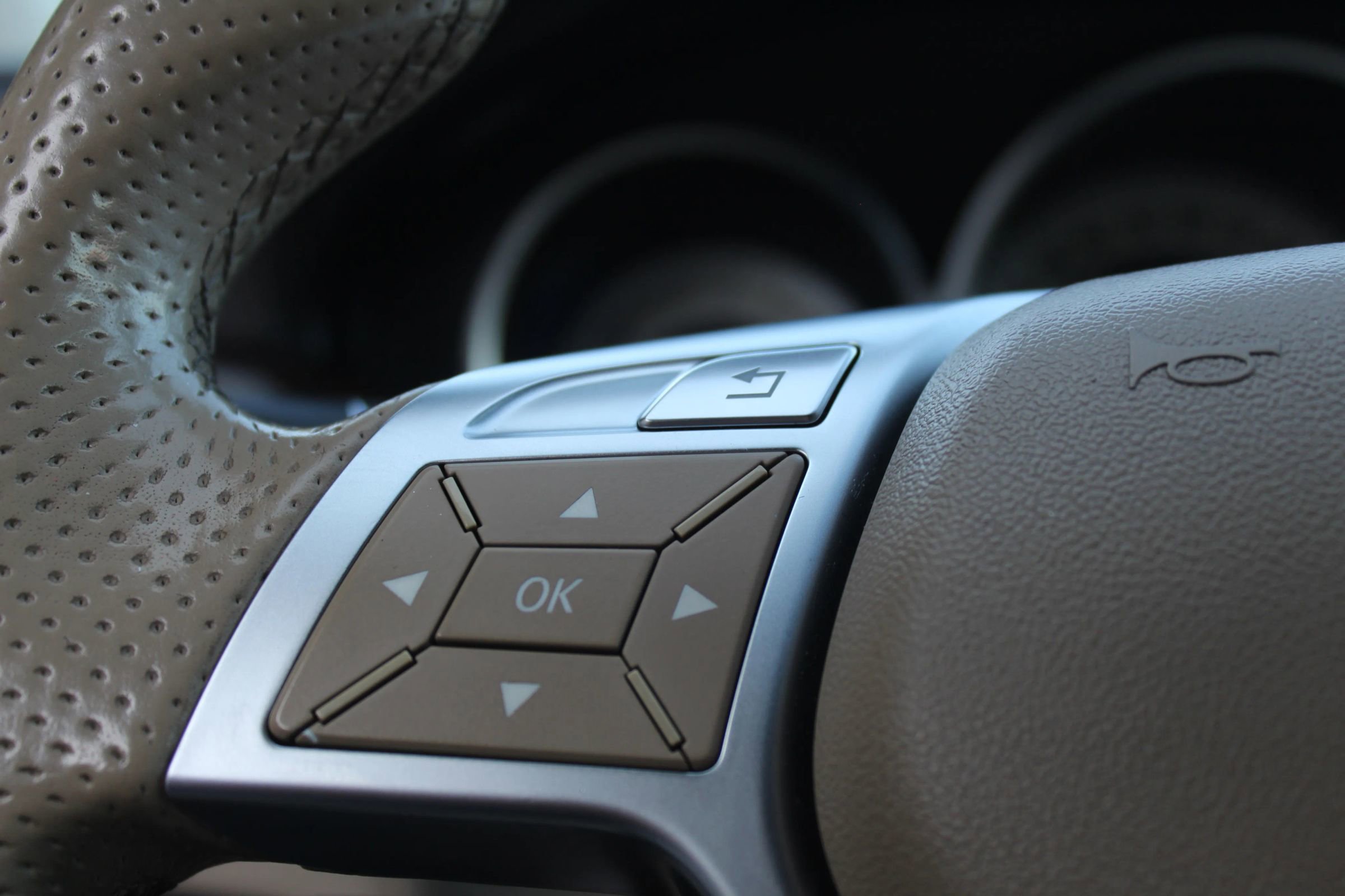 Used 2014 Mercedes-Benz CLS 550 CLS 550 4MATIC Coupe 4D image 28