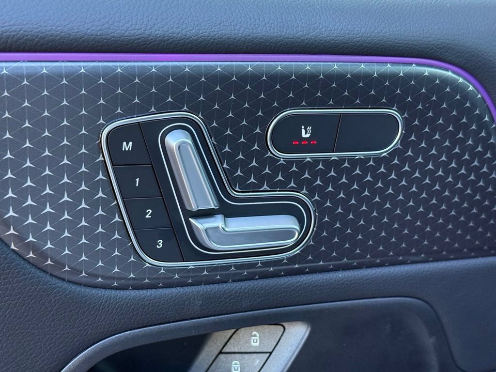 New 2026 Mercedes-Benz GLB 250 image 4