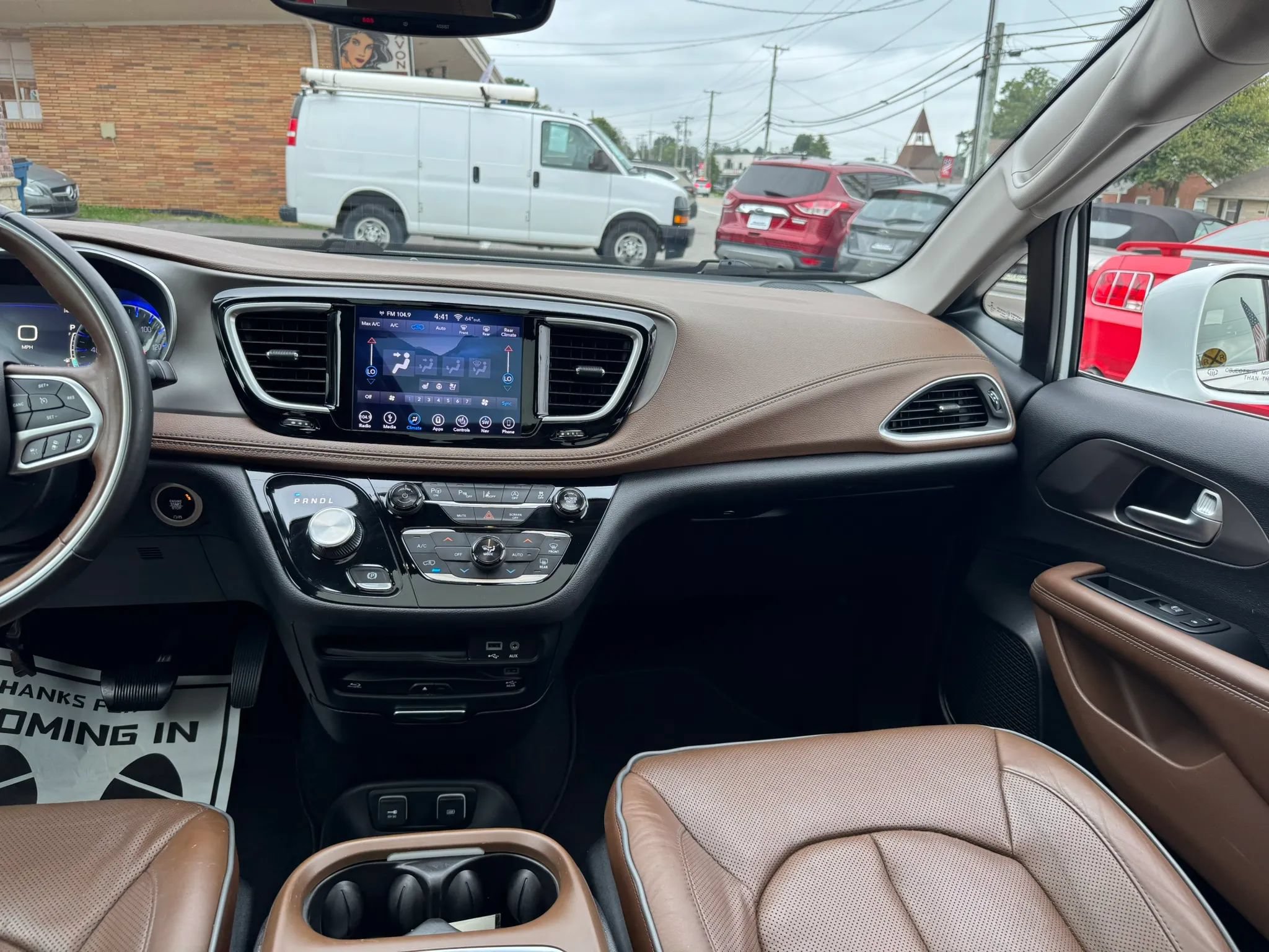 Used 2018 Chrysler Pacifica Limited w/ Tire & Wheel Group FWD image 52