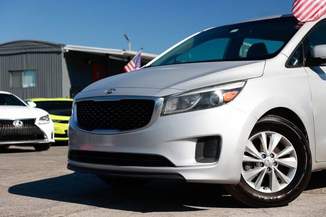 Used 2018 Kia Sedona L image 28