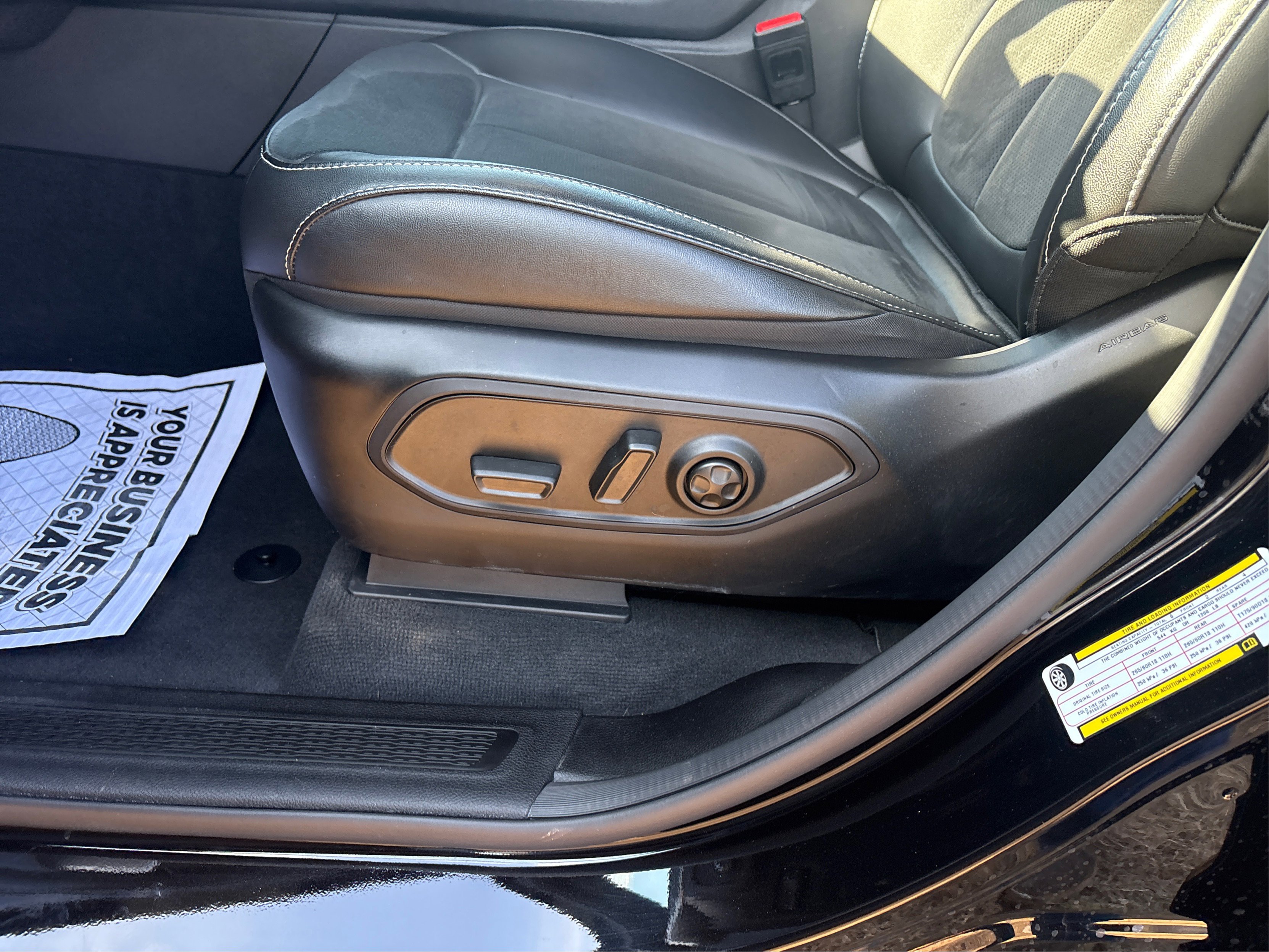 Used 2024 Jeep Grand Cherokee L Altitude image 19