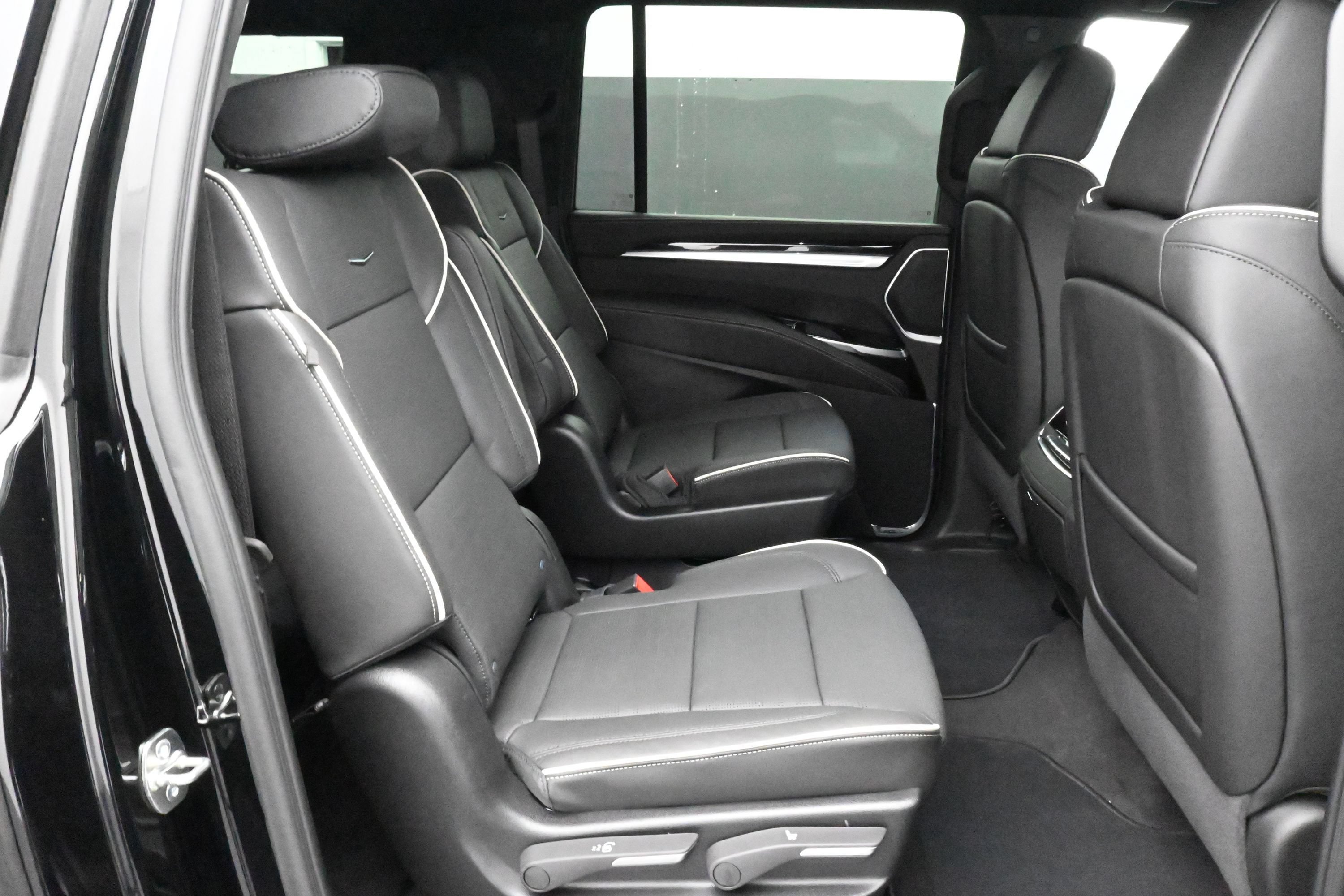New 2027 Cadillac Escalade ESV Sport w/ Touring Package AWD/4WD image 12