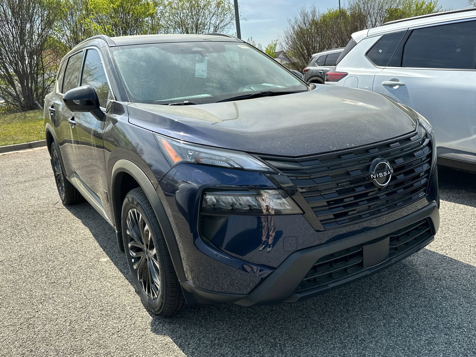 New 2026 Nissan Rogue SV FWD image 3