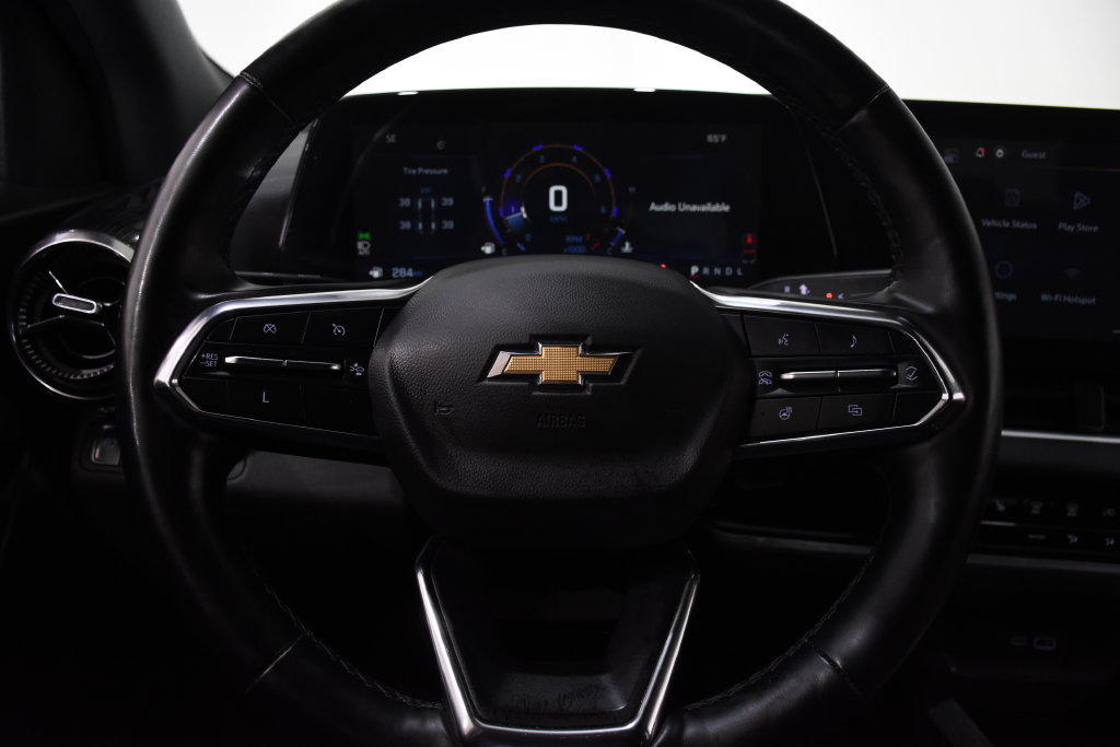 Used 2025 Chevrolet Equinox LT FWD image 14