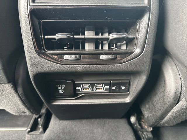 Used 2024 Jeep Grand Cherokee Limited image 16