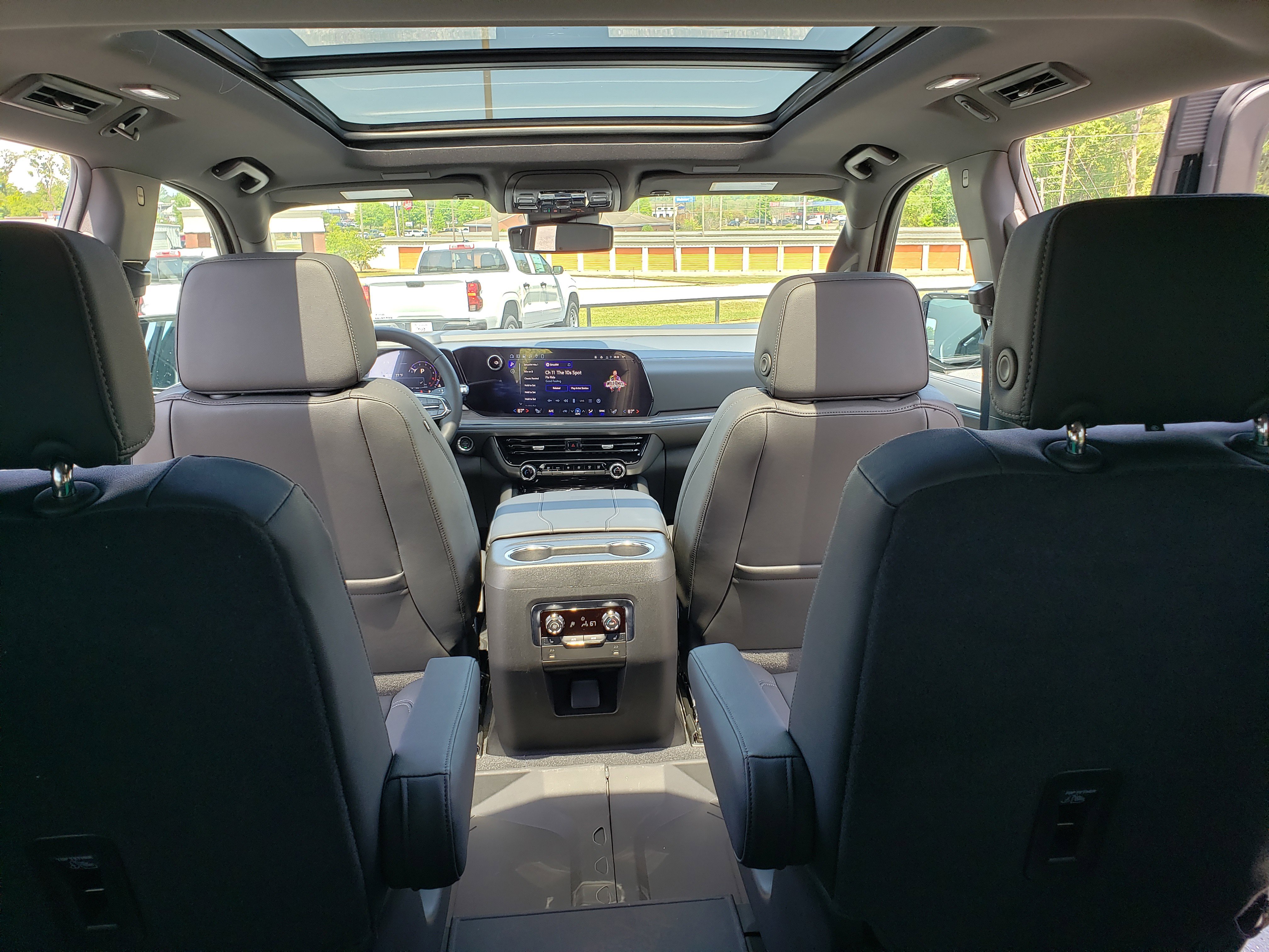 New 2026 Chevrolet Tahoe Z71 w/ Comfort Package AWD/4WD image 35