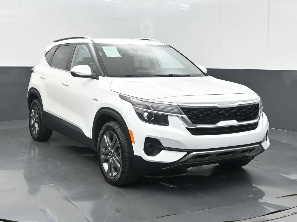 Used 2022 Kia Seltos S AWD/4WD image 3