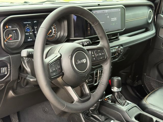 Used 2025 Jeep Gladiator Sport AWD/4WD image 18