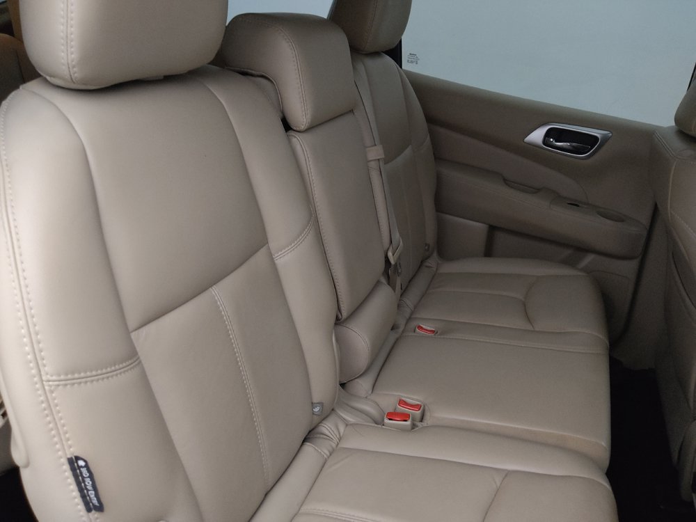 Used 2020 Nissan Pathfinder SL FWD image 19
