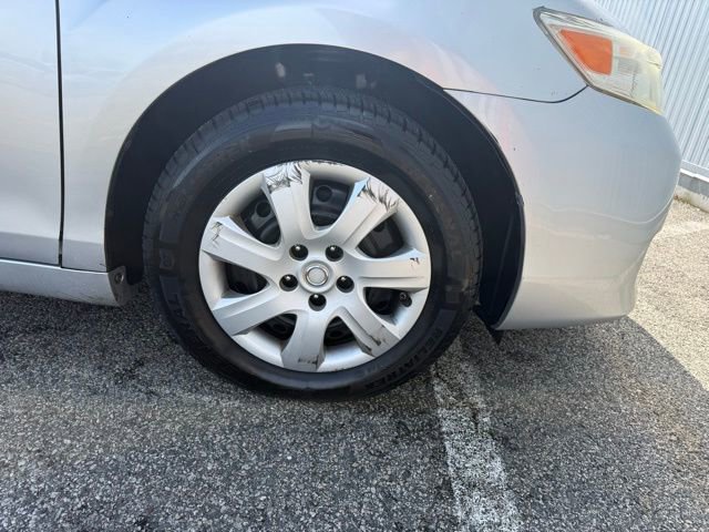 Used 2011 Toyota Camry LE image 11