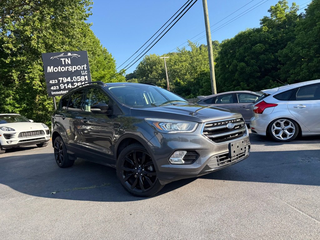 Used 2017 Ford Escape Titanium image 9