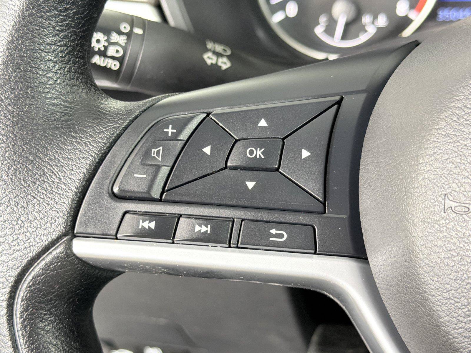 Used 2025 Nissan Altima 2.5 SV FWD image 22