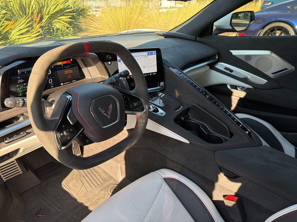 Used 2023 Chevrolet Corvette Stingray Premium Conv w/ Z51 Performance Package image 7