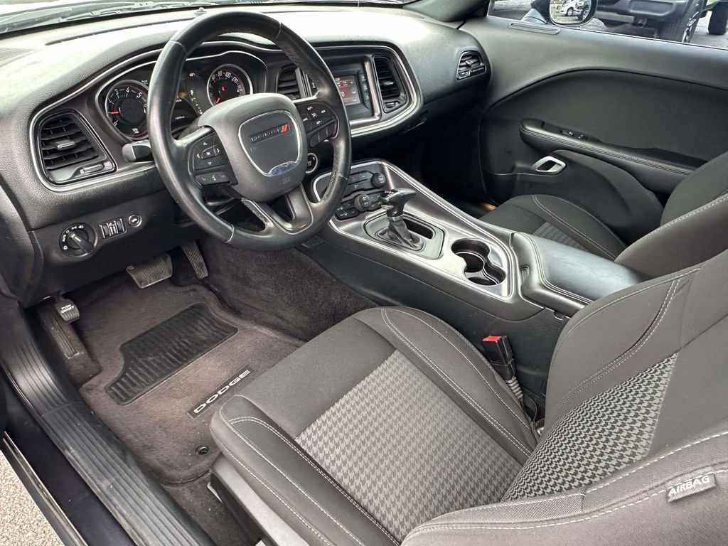 Used 2016 Dodge Challenger SXT RWD image 12