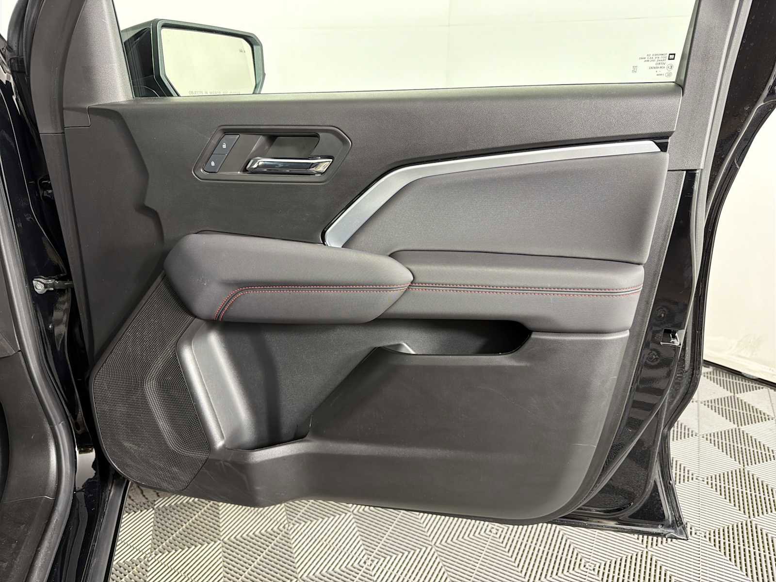 Certified 2024 Chevrolet Colorado Z71 w/ Z71 Convenience Package 2 image 12