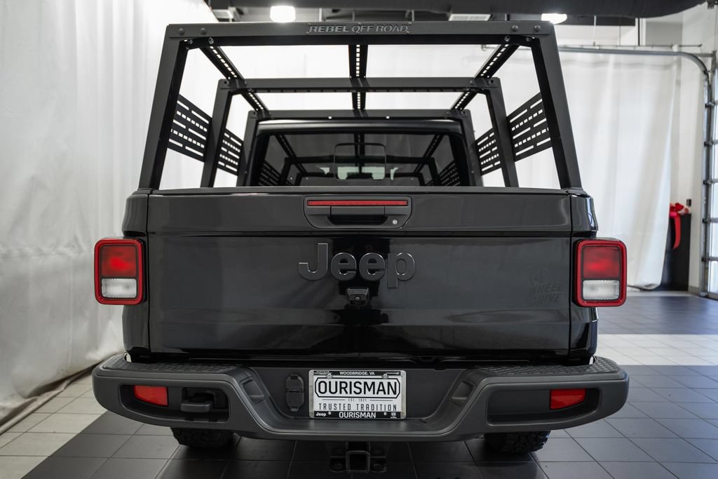 Used 2023 Jeep Gladiator Sport AWD/4WD image 5