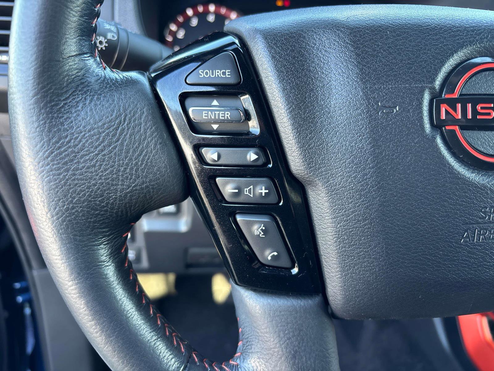 Used 2023 Nissan Frontier PRO-4X w/ Pro Convenience Package AWD/4WD image 14