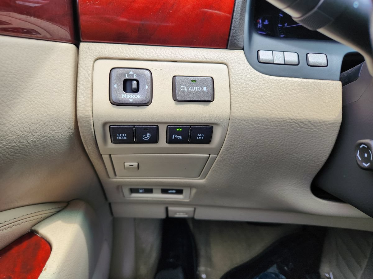 Used 2010 Lexus LS 460 RWD image 26