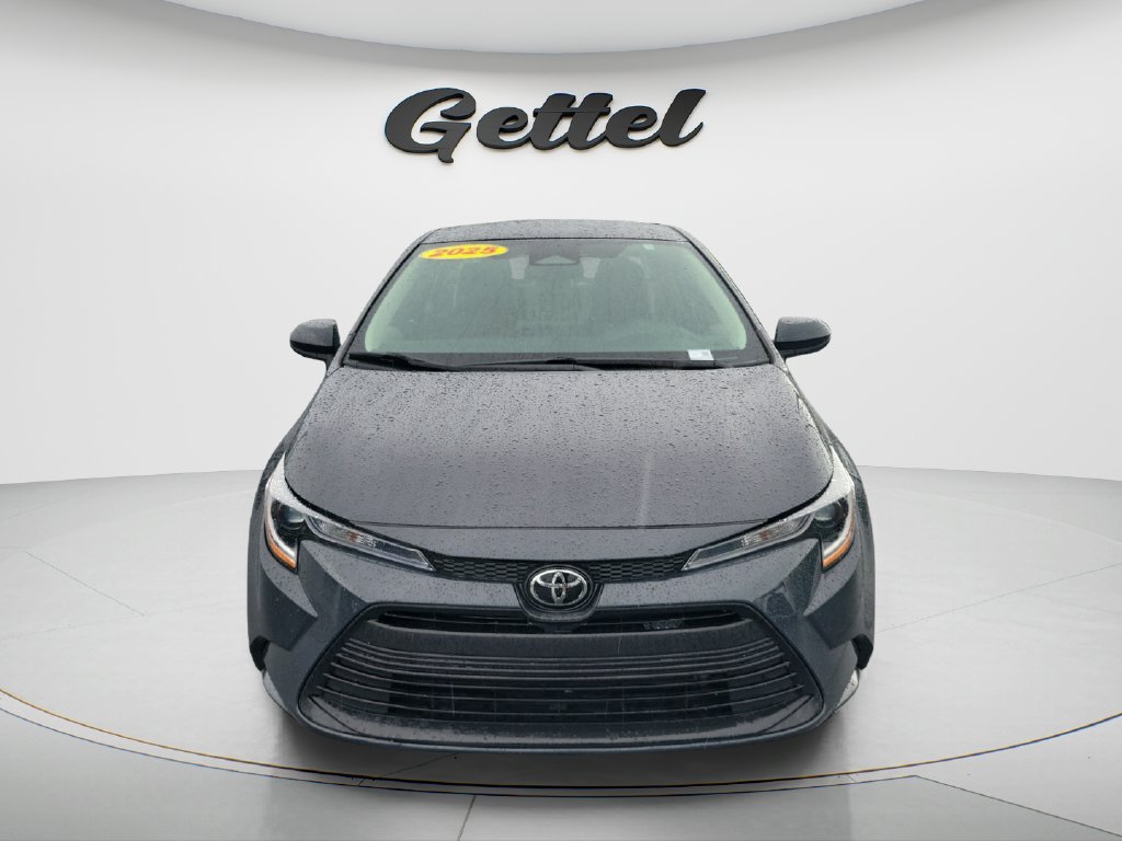 Used 2025 Toyota Corolla LE FWD image 2