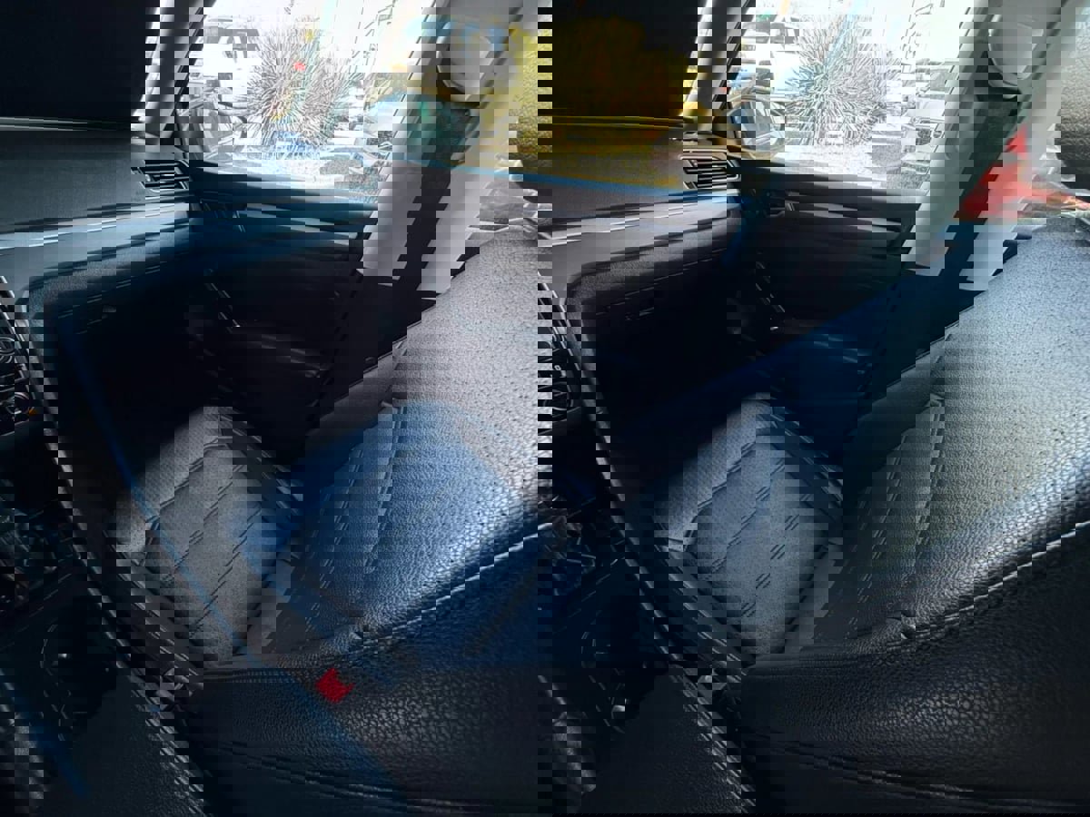 Used 2017 Volkswagen Passat 1.8T R-Line image 46