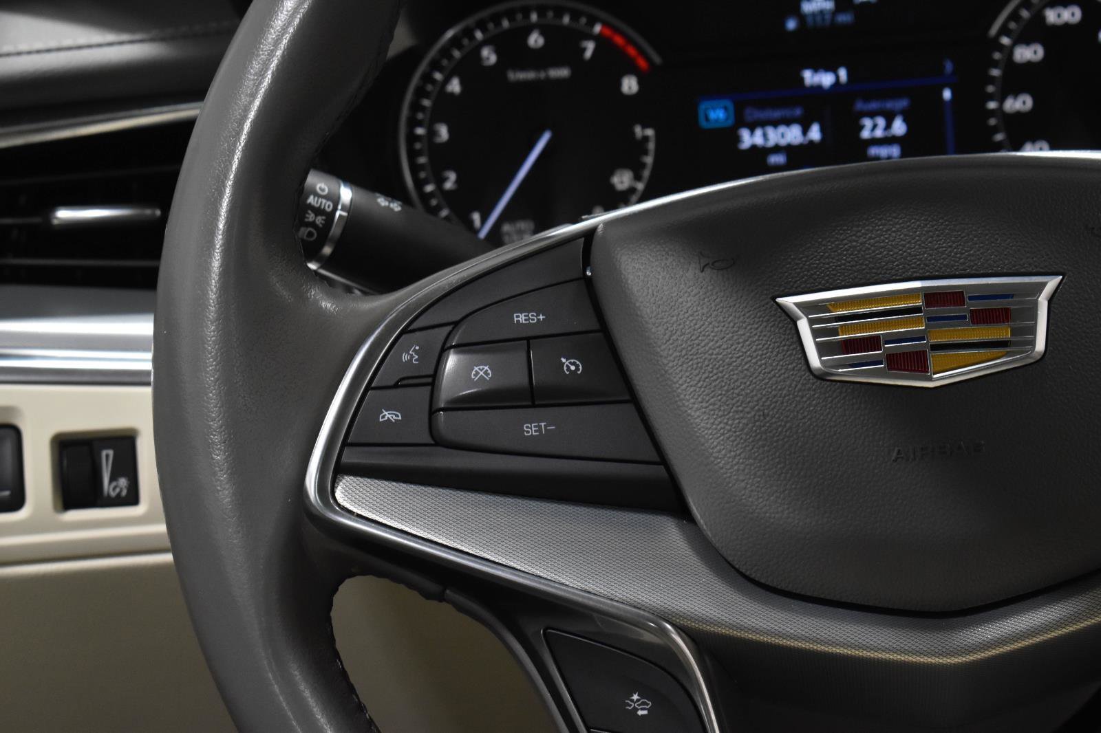 Used 2021 Cadillac XT5 Premium Luxury w/ LPO, Floor Liner Package FWD image 9