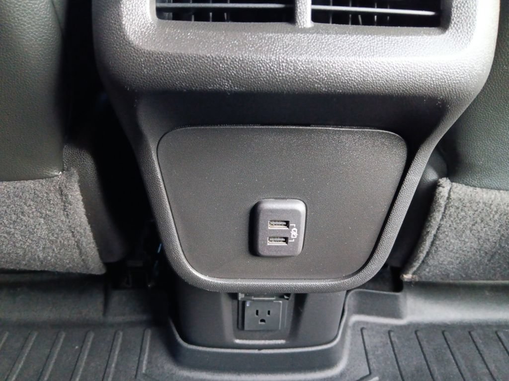 Used 2022 Chevrolet Equinox RS w/ RS Leather Package FWD image 33