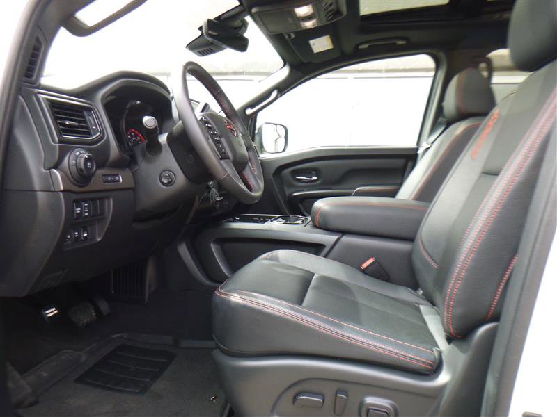 Used 2024 Nissan Titan PRO-4X w/ Pro-4x Convenience Package image 6