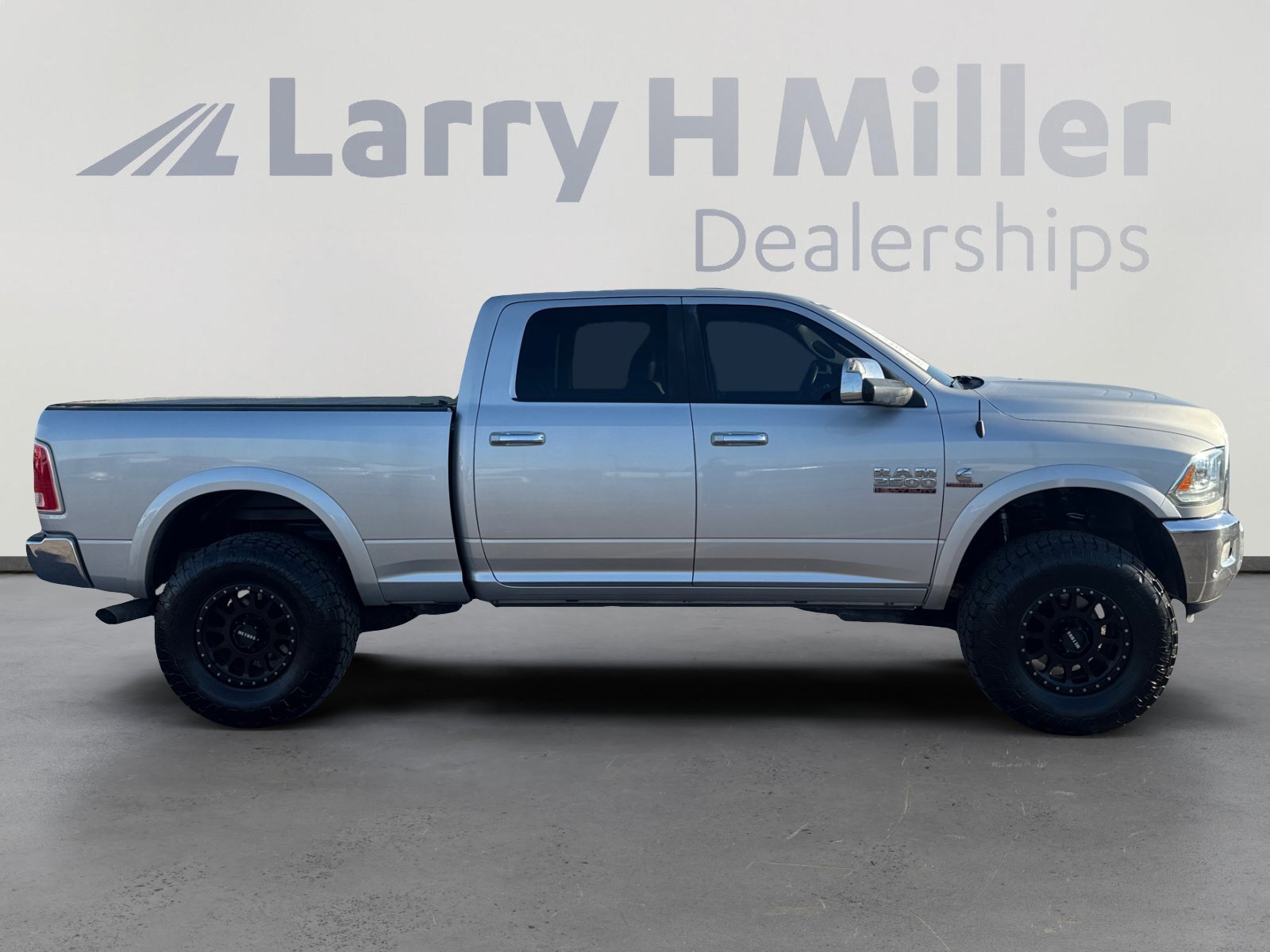 Used 2017 RAM 2500 Laramie image 6