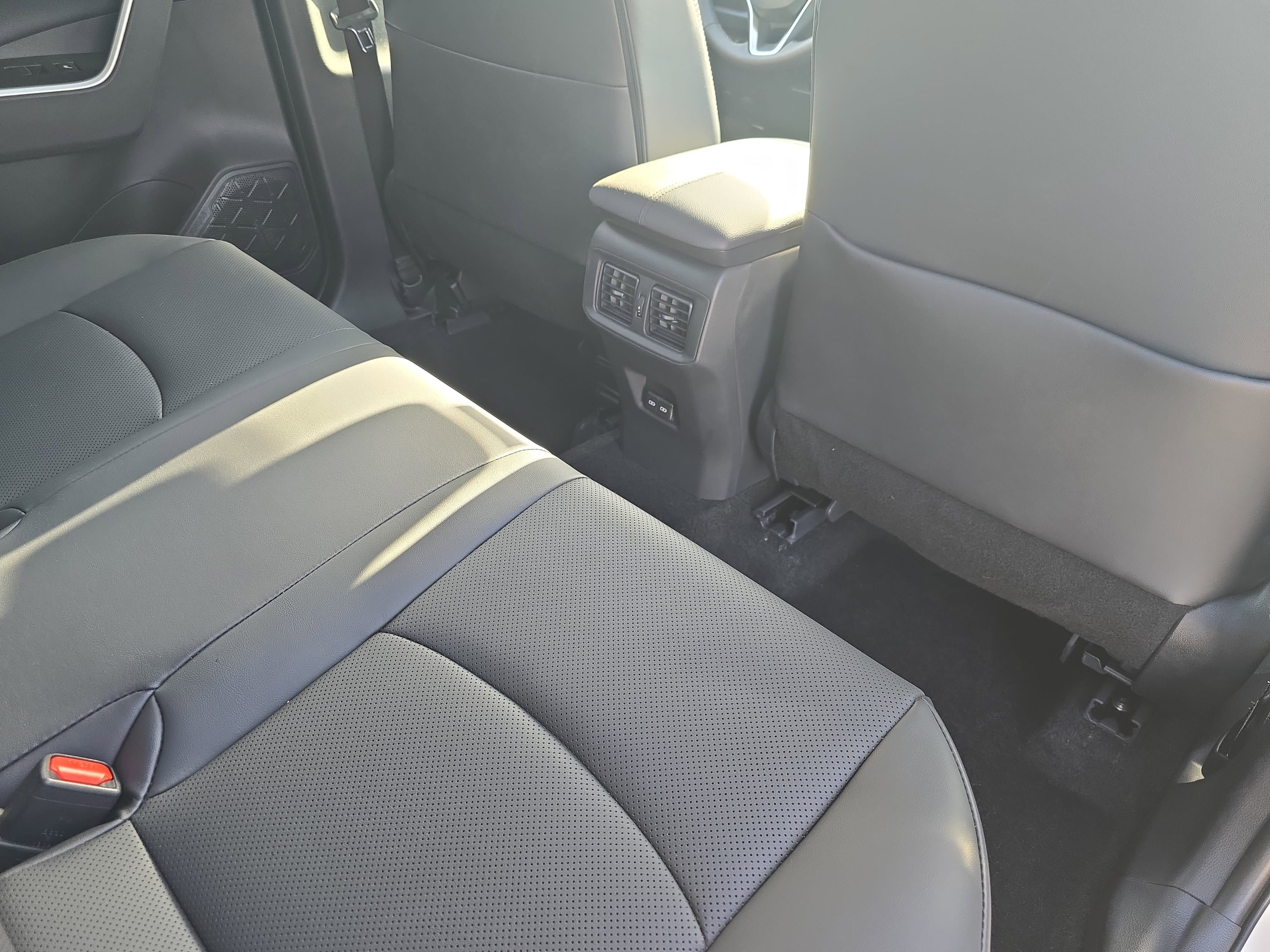 Used 2025 Toyota RAV4 Limited w/ Advanced Technology Package image 11