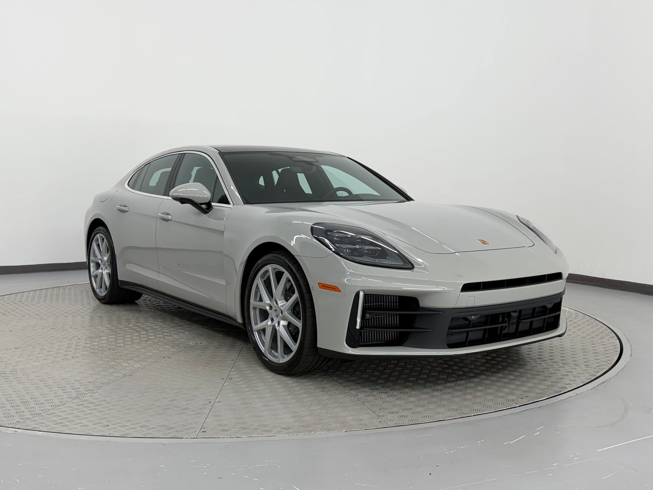 New 2026 Porsche Panamera image 7