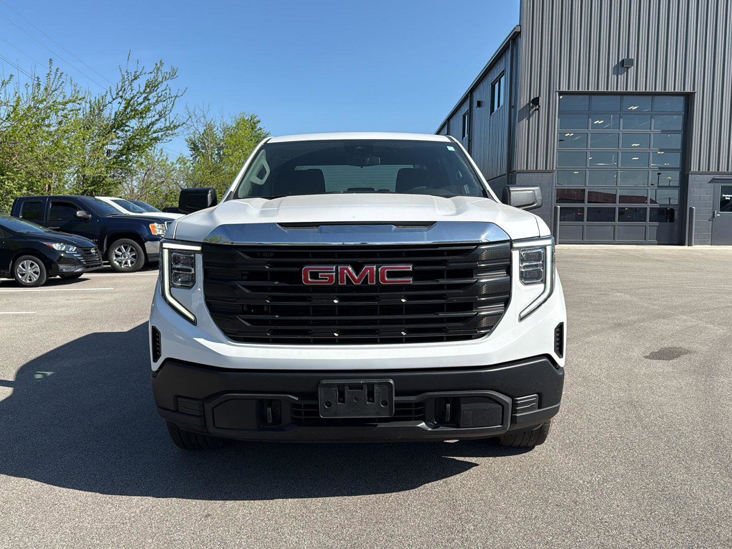 Used 2022 GMC Sierra 1500 Pro w/ Pro Value Package AWD/4WD image 8