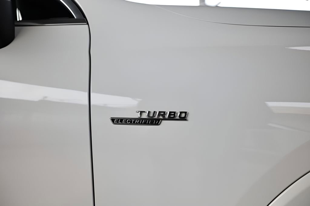 Used 2025 Mercedes-Benz GLC 43 AMG 4MATIC image 11