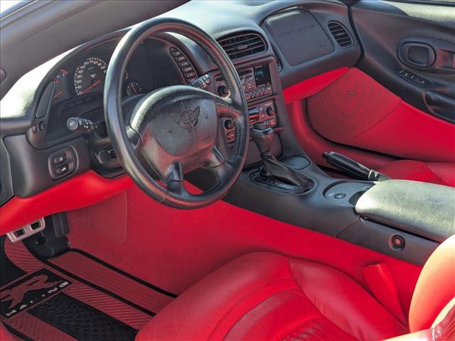 Used 2004 Chevrolet Corvette Coupe image 9