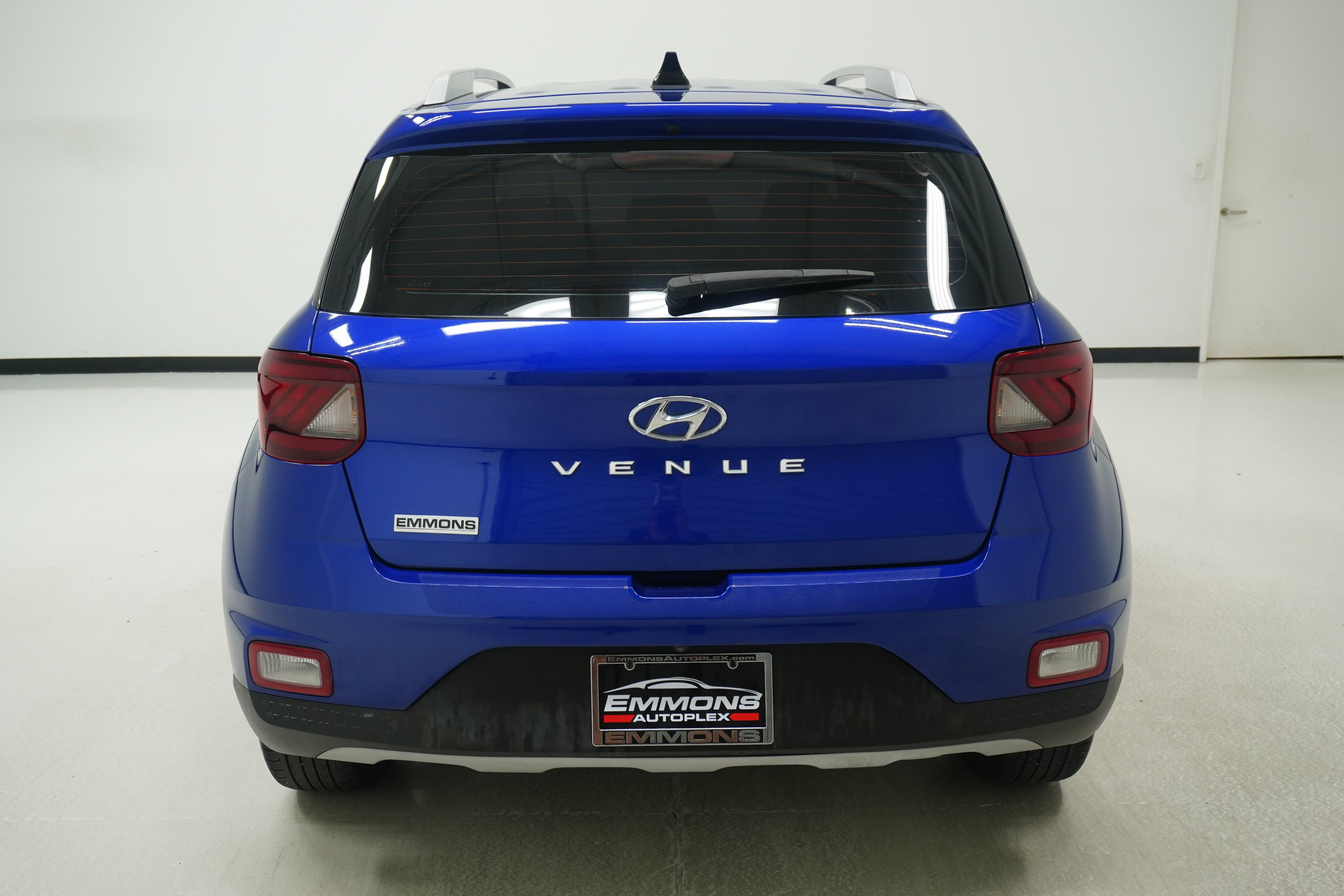 Used 2022 Hyundai Venue Limited FWD image 5
