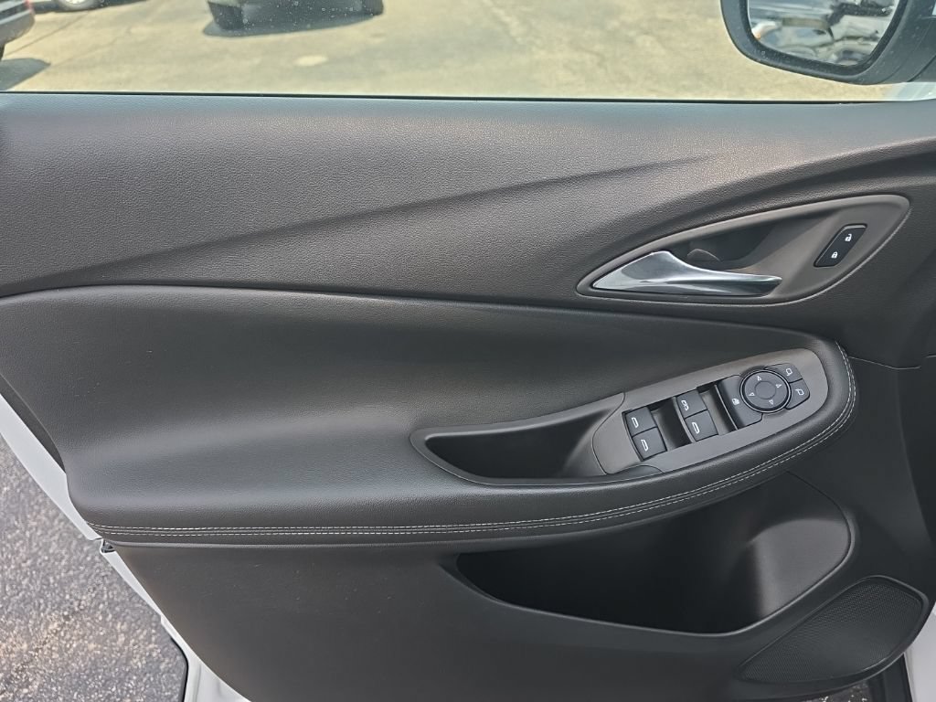 Used 2025 Buick Encore GX Preferred FWD image 14